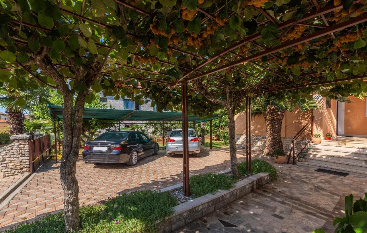 Apartments Feniks Πόρετς Εξωτερικό φωτογραφία