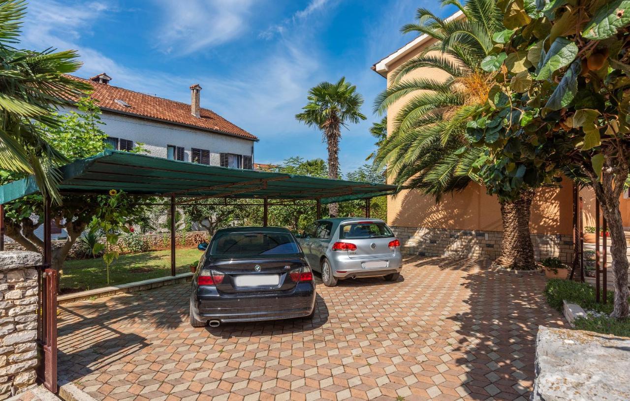 Apartments Feniks Πόρετς Εξωτερικό φωτογραφία