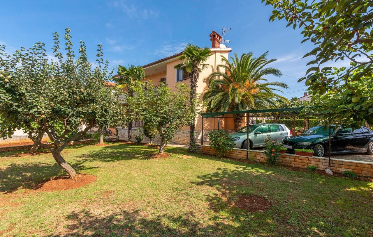 Apartments Feniks Πόρετς Εξωτερικό φωτογραφία