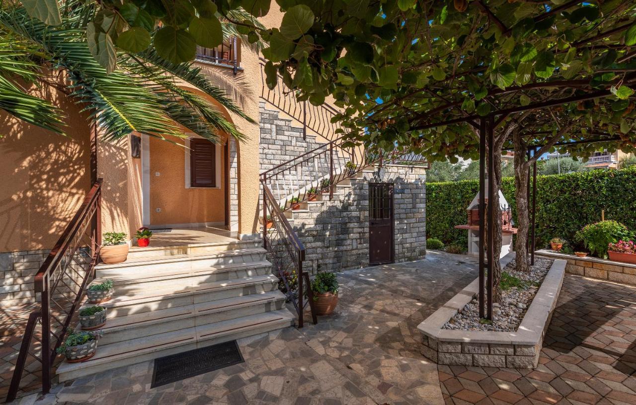 Apartments Feniks Πόρετς Εξωτερικό φωτογραφία